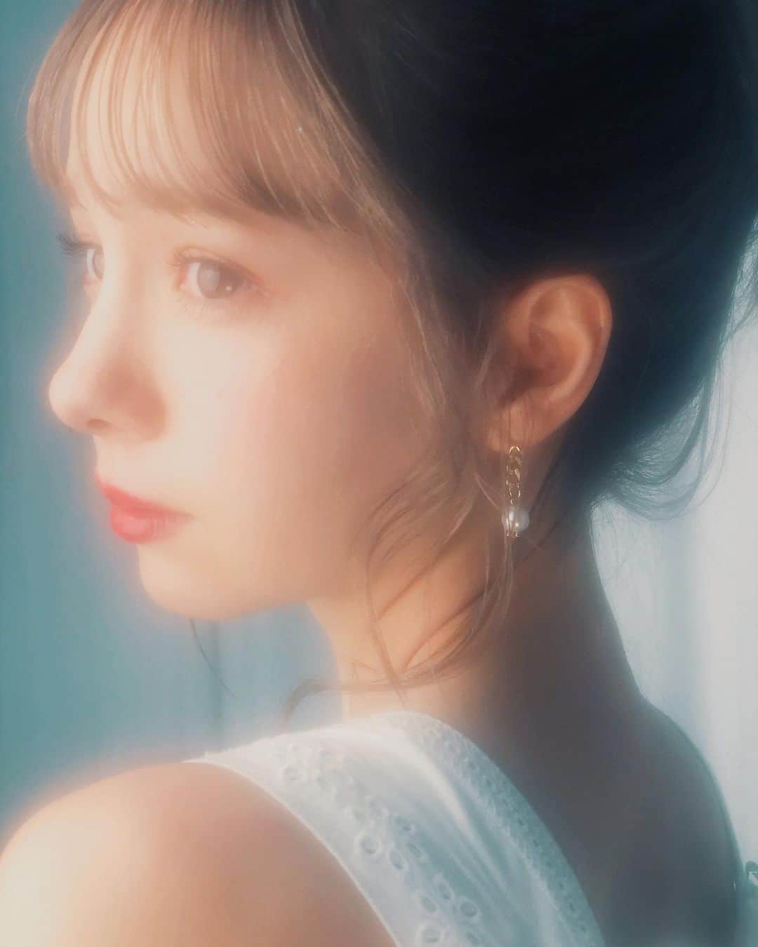 柴田あやなのインスタグラム：「プリクラの撮影のときに撮ってもらったやつ〜　載せたと思ったら載せてなかった！！！  最近は外を歩いてるとひっくり返ったセミがいすぎてビクビクするね！小学生のとき木にいたセミ掴もうとしたらおしっこかけられたことあるので、近くでミンミン鳴いてると怖いよ！みんなもおしっこかけられないように気をつけてね👌🏻　#なんの話」