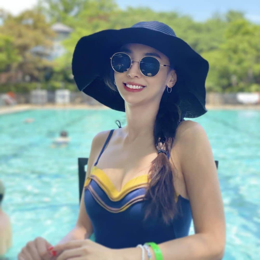 のインスタグラム：「#맘속은#수영장#현실은#집😤😷」