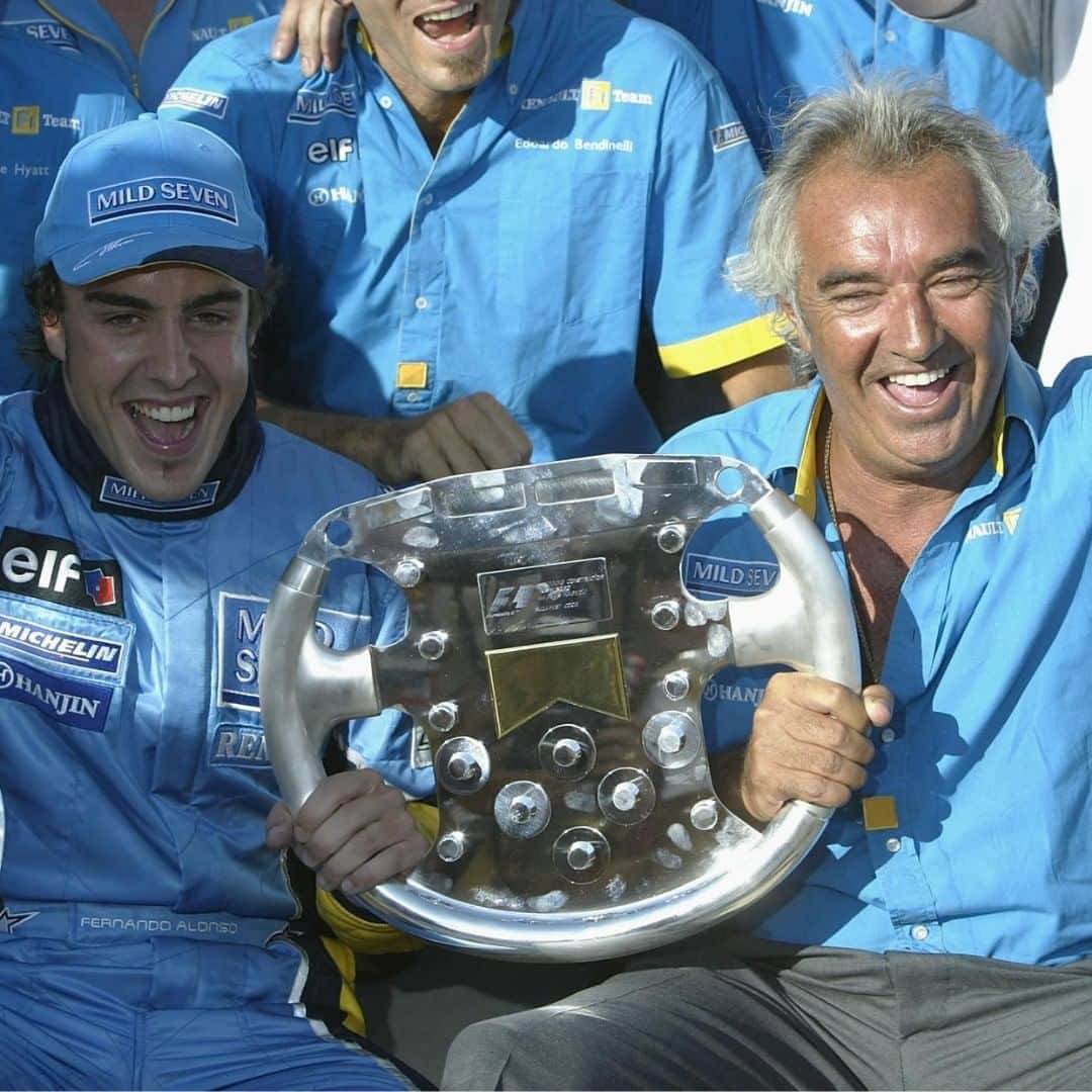 F1さんのインスタグラム写真 - (F1Instagram)「Fernando Alonso's first F1 win was #OnThisDay in 2003 🙌 . He took the first of his 32 victories (so far! 👀) with a brilliant drive at the Hungaroring 🇭🇺 . #F1 #Formula1 #Motorsports #HungarianGP @fernandoalo_oficial @renaultf1team」8月25日 2時50分 - f1