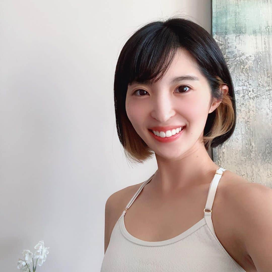 のインスタグラム：「エルサレムから、初オンラインピラティスレッスン。日本でお世話になっていた大大大先輩のインストラクターの方に見ていただきました😭🇯🇵久しぶりにウエアを着て、人に見てもらいながら動くと、気持ちが入れ替わり、レッスン前とレッスン後の表情も顔色も全然違う、、！細やかに体調や仕事のことなども気にかけていただき、たくさんの学びが詰まった一時間でした。 . こちらでもピラティス出来るところを探し中です😏✨ .  #jerusalem #israel #イスラエル #エルサレム #イスラエル在住 #エルサレム在住 #フリーアナウンサー #ホリプロアナウンス室 #ニュースリポーター #新田朝子 #中東 #中東在住 #海外在住 #エルサレムな日々 #ブログ更新 #ブログはプロフィールから #ピラティス #ピラティスインストラクター #pilates #basipilates #onlinepilates #pilatesinstructor」