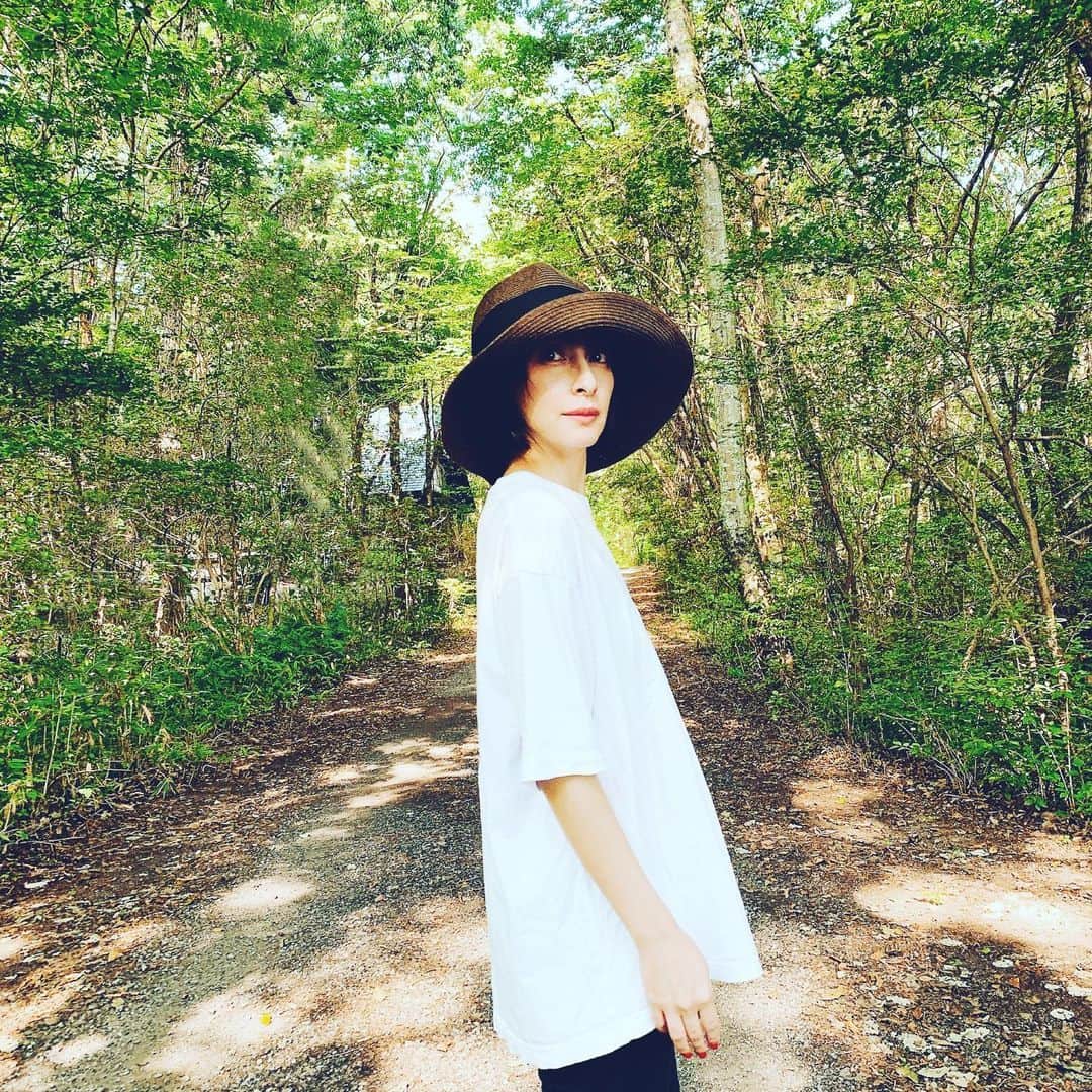 奥菜恵さんのインスタグラム写真 - (奥菜恵Instagram)「#あさんぽ #夏の思い出 #2020 #family  #love」8月24日 21時41分 - megumi_okina