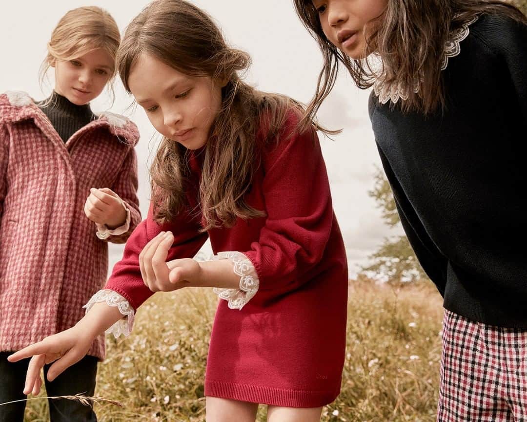Chloéさんのインスタグラム写真 - (ChloéInstagram)「Time to explore the #CHLOEfall20 childrenswear collection: classic wardrobe pieces infused with sophistication and whimsy  Discover the latest looks on chloe.com  #CHLOEgirls #CHLOE」8月24日 22時00分 - chloe
