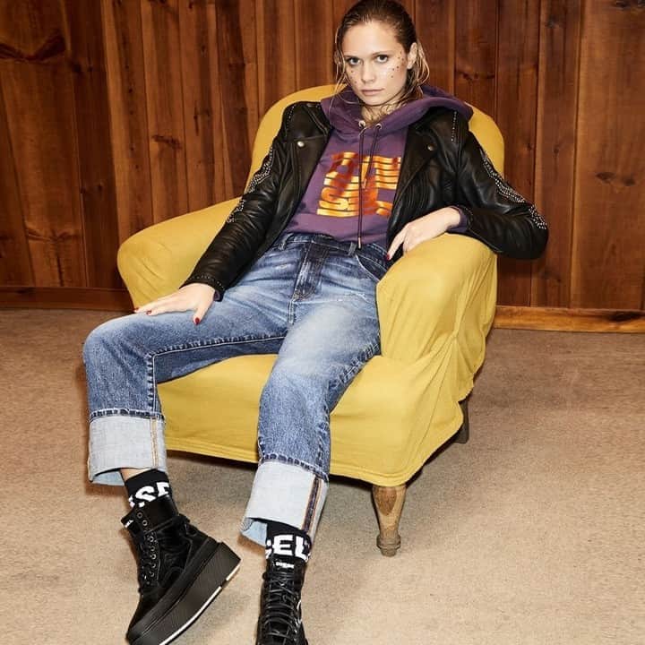 ディーゼルのインスタグラム：「Bright colors meet black & neutral. #DieselFall20 is made for your true self to be free. Enjoy.」