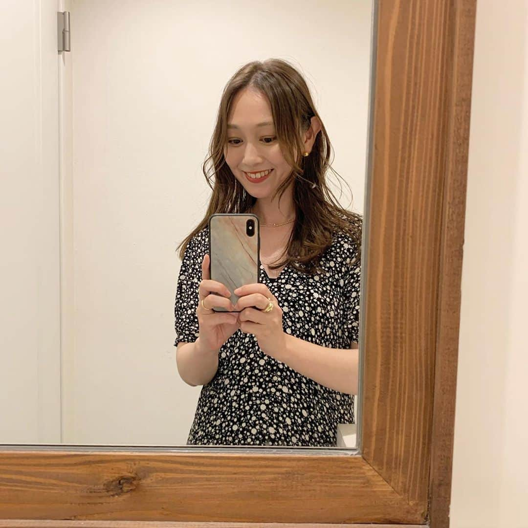 保木ちひろさんのインスタグラム写真 - (保木ちひろInstagram)「8ヶ月ぶりに💇🏻‍♀️♡ 間だいぶ空きすぎてて髪の毛伸びっぱなしだし 傷んでるしで大変だった😱 カラーもちょっと明るめにしてもらって 気分も明るくなった👱🏻‍♀️🌷🌿 @kyaaao__  いつもありがとう🤍🤍 #ヘアサロン#アスレ#athle #titivate#titivatestyle」8月24日 22時02分 - hokichihiro