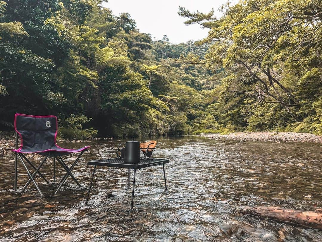 安藝正俊さんのインスタグラム写真 - (安藝正俊Instagram)「: nature cafe’ ~ ♪  前回より少しグレードアップ まー贅沢な時間☕︎  次はもっと豪華になってるかな アイテム探そ : #自然 #大自然 #野遊び #アウトドア #アウトドアスタイル #アウトドア好きな人と繋がりたい #キャンプ #ソロキャンプ #キャンプ好き #キャンパー #キャンプギア #キャンプ道具 #キャンプ初心者 #キャンプコーデ #キャンプでブー #キャンプ好きな人と繋がりたい #チル #ソトアソビ #goout #camp #excamp #camper #campgear #solocamp #outingstylejp #hinataoutdoor #campify_mag #crazycamp_jpn #camp_outdoor_jp #instacamp」8月24日 22時08分 - akimasa_okinawa