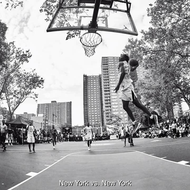 NikeNYCのインスタグラム：「Dear NY vs NY, The summer wasn’t the same without you, but we know you’re still here.  As we look back on the last three seasons, we’re eager not only to see you back in the stands and on the blacktop, and we’re working even harder to make next summer the biggest show yet!  Who’s bringing the most energy to #NYvsNY next summer? Tag someone to let them know ⬇」