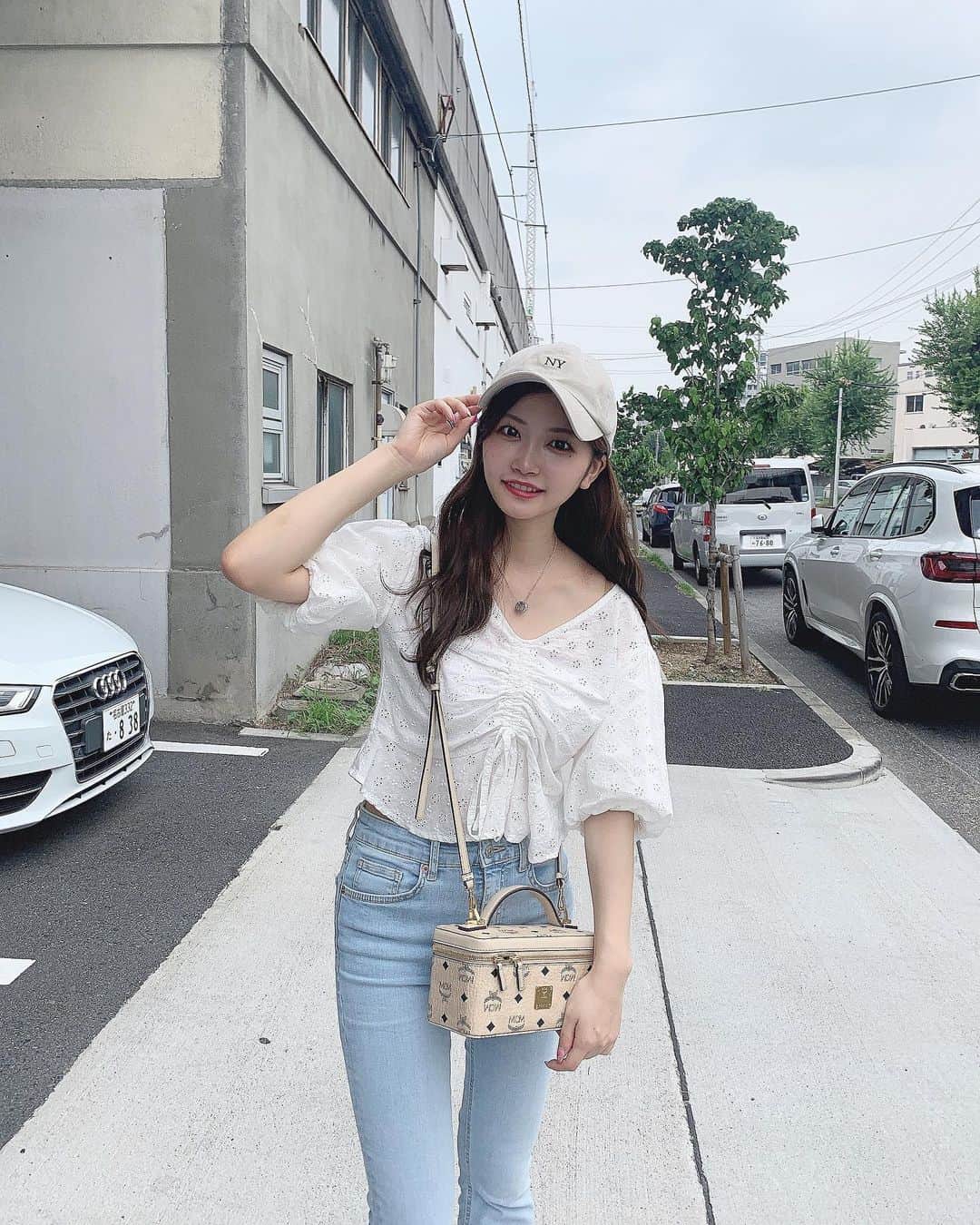 平田詩奈のインスタグラム：「#しいなのワードローブ 🦋」