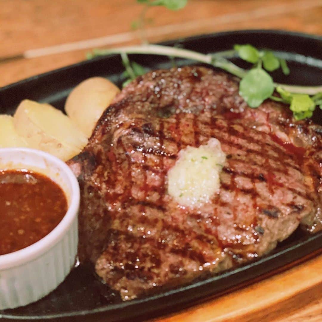 中西香菜のグルメインスタ