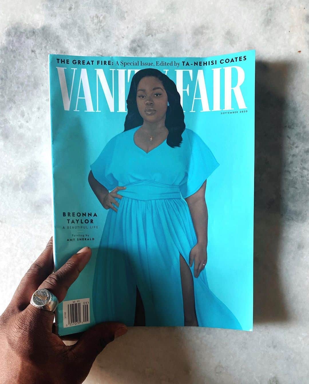 Paul Octaviousのインスタグラム：「I took my first portrait for the latest @vanityfair and was in shock & awe when I saw the striking cover of Breonna Taylor 😭💙  This cover is a painting by Amy Sherald @asherald who also painted @michelleobama for the National Portrait Gallery. The issue is edited by @tanehisipcoates and has a slew of amazing contributors.  I took a portrait of Damon Williams @damon_af. Damon Williams is an organizer, social activist and movement builder and founding participant, of the #letusbreathecollective Collective. Going to post images and talk more about Damon later on, but let this cover soak in this morning. I’ve seen quite a bit of tributes to Breonna, but this one elevates her and the movement beyond the everyday meme of “Arrest the cops..”   Please pick up a copy and share!   #vanityfair #damonwilliams #tanehisicoates」