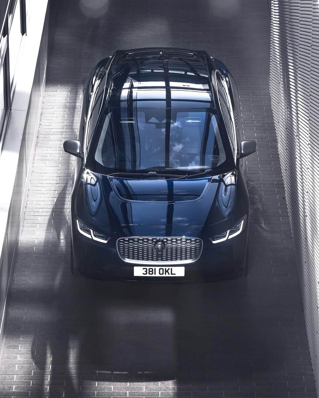 Jaguarさんのインスタグラム写真 - (JaguarInstagram)「Distinctive from every angle.  #Jaguar #IPACE #Electric #EV #Premium #Luxury #Performance #SUV #AWD #ElectricCars #CarsofInstagram」8月24日 22時40分 - jaguar