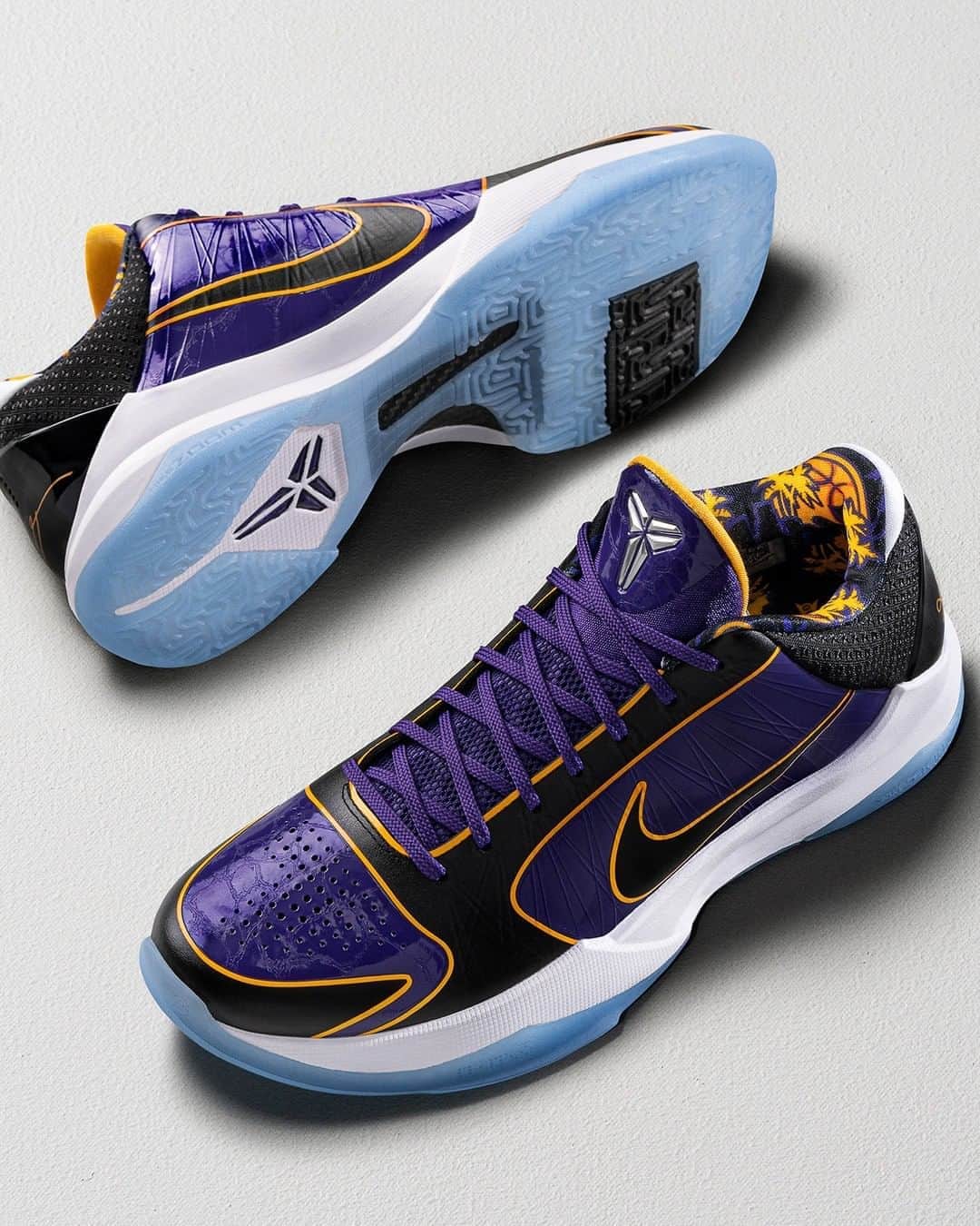Foot Lockerさんのインスタグラム写真 - (Foot LockerInstagram)「Kobe's commitment to the game drove him to become a 5-time champion! 💜 💛   The #nike Kobe V Proto '5X Champ' is now available #mambamentality」8月24日 23時00分 - footlocker