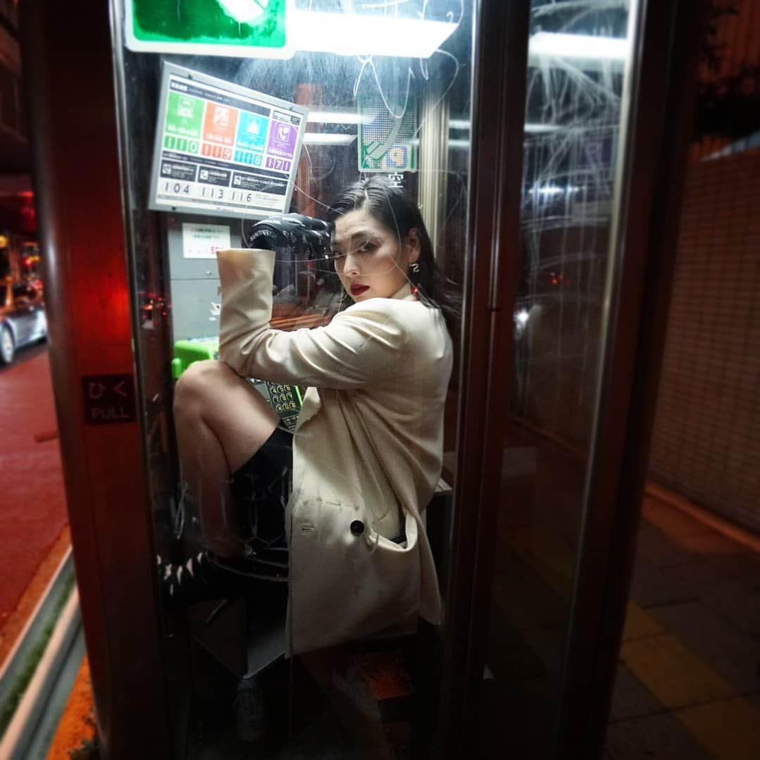 A-NONさんのインスタグラム写真 - (A-NONInstagram)「midnight shooting📷💥  telephone box...⬛️⬜️⬛️⬜️⬛️⬜️⬛️⬜️  #anon #fashion #vetements  @vetements_official」8月24日 23時00分 - anon_official1229