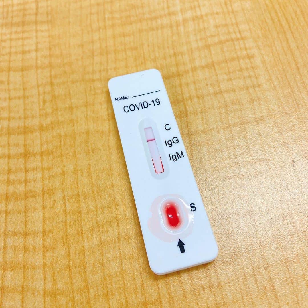 美神れおなのインスタグラム：「#抗体検査 と#pcr検査  両方とも陰性でした( ˙꒳​˙ᐢ )ｳｨｯ  ストーリーに#抗体検査キット 載せたら問い合わせ多かったので詳細載せときます( ¨̮ )  @zerq_okinawa から購入出来ます！ 1個からでも購入可！！ 県外発送も可能です👏( ˙꒳​˙ )  『れおな氏のインスタ見た』でスムーズに購入出来ると思います！  #沖縄#沖縄県#那覇市#okinawa#県外発送出来ます#コロナ#コロナに負けるな#沖縄生活#沖縄移住生活」