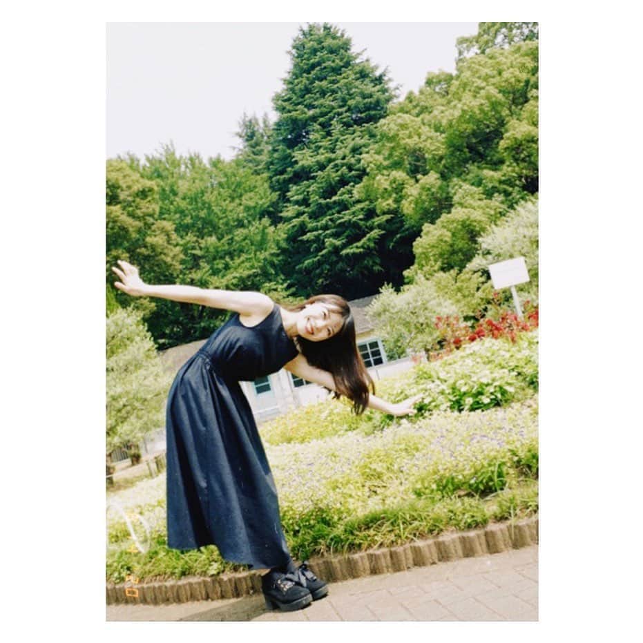 平岡映美さんのインスタグラム写真 - (平岡映美Instagram)「飛ぶ準備。。。🕊✨ ・ ・ ・ #平岡映美 #フィルムカメラ散歩  #感謝」8月24日 23時10分 - eimi_hiraoka_official