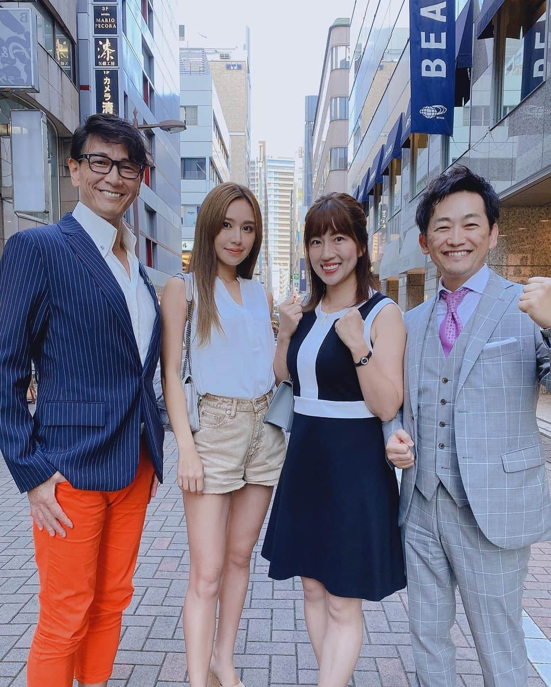 庄司ゆうこさんのインスタグラム写真 - (庄司ゆうこInstagram)「今日は銀座で少人数制のトークショーを開催しました(^^) インタビュアーは内田雅章さんで、ゲストは私とモデルの南美沙ちゃん❣️ そしてそして、なんとあの伝説のレジェンド！加藤鷹さんがお客様として参加してくださりました🤣✨ びっくり！🤣 私の話したテーマが、『タレントから経営者へ。舞台が変わっても成功する理由』についてお話しさせて頂いたんですが、加藤鷹さんはセカンドキャリアについて聞いてみたかったそうです！笑 他にも大学生やこれから起業したいっていう方々が来てくれて嬉しかったです😊 美沙ちゃんとも帰りのタクシーで話が盛り上がり、また来月も会う約束したし、楽しいイベントでした(o^^o) #ポジティブスターヨガ#トークショー#イベント#加藤鷹#サプライズの参加#今日1番驚いた#モデル#南美沙#ちゃん#可愛かった」8月24日 23時10分 - yuko.shoji