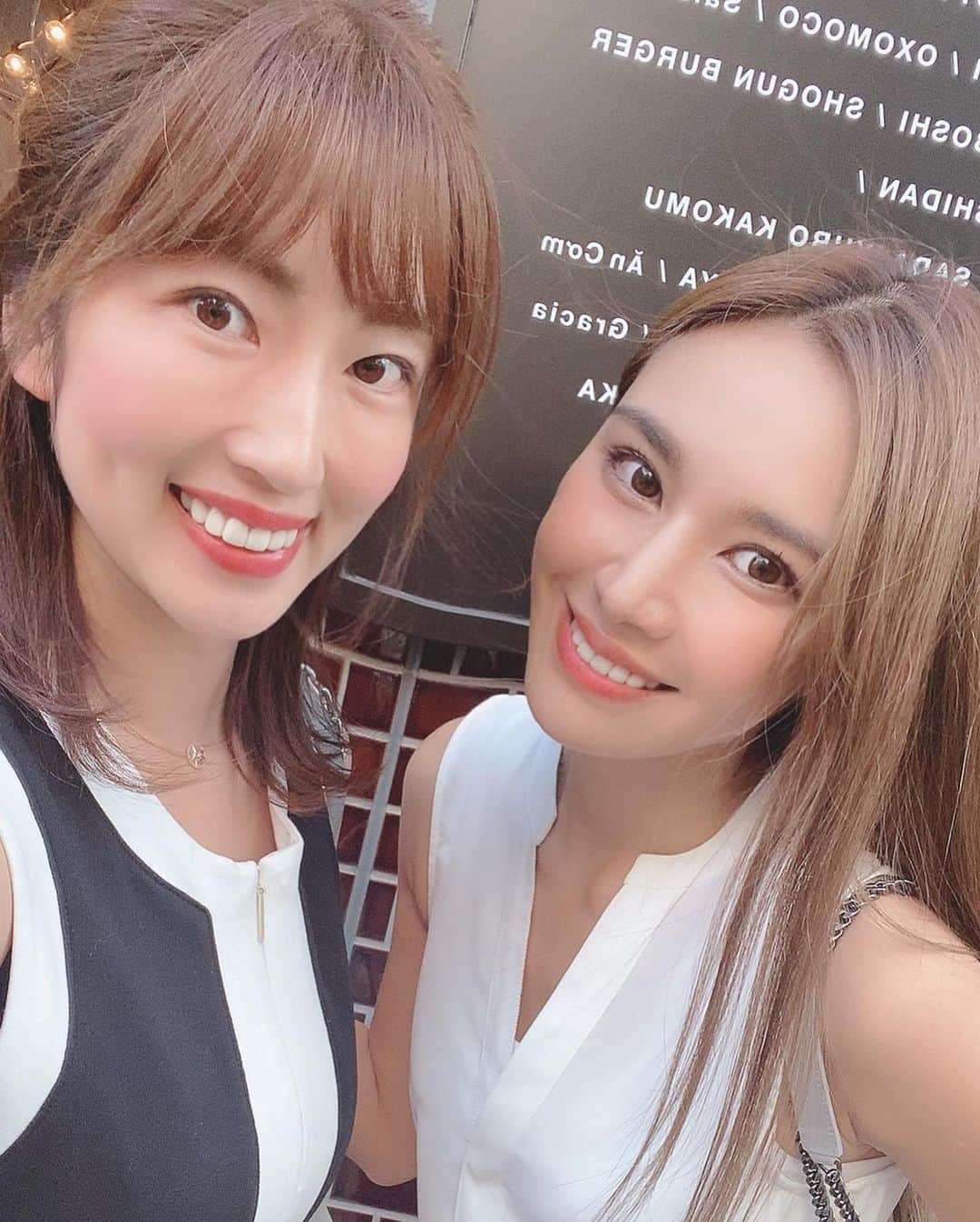 庄司ゆうこさんのインスタグラム写真 - (庄司ゆうこInstagram)「今日は銀座で少人数制のトークショーを開催しました(^^) インタビュアーは内田雅章さんで、ゲストは私とモデルの南美沙ちゃん❣️ そしてそして、なんとあの伝説のレジェンド！加藤鷹さんがお客様として参加してくださりました🤣✨ びっくり！🤣 私の話したテーマが、『タレントから経営者へ。舞台が変わっても成功する理由』についてお話しさせて頂いたんですが、加藤鷹さんはセカンドキャリアについて聞いてみたかったそうです！笑 他にも大学生やこれから起業したいっていう方々が来てくれて嬉しかったです😊 美沙ちゃんとも帰りのタクシーで話が盛り上がり、また来月も会う約束したし、楽しいイベントでした(o^^o) #ポジティブスターヨガ#トークショー#イベント#加藤鷹#サプライズの参加#今日1番驚いた#モデル#南美沙#ちゃん#可愛かった」8月24日 23時10分 - yuko.shoji