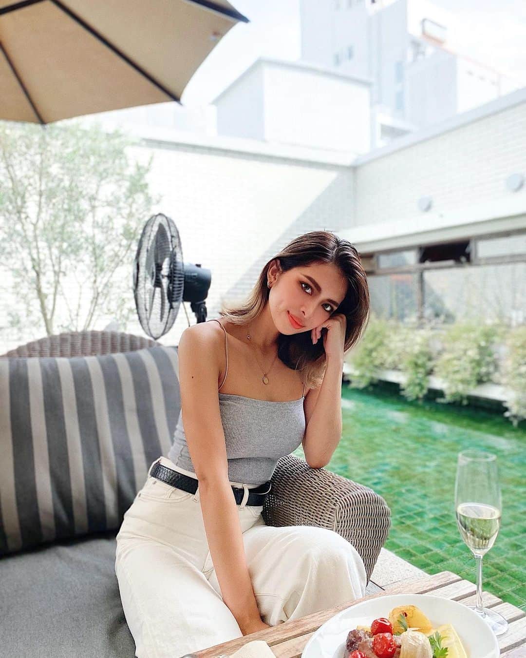 Airi Shibuyaのインスタグラム：「最近夕方から涼しくなってきて テラス席が気持ちいい☺️🍃 . ここの雰囲気だいすき🤍 . #cicada#カフェ #likeforlikes#like4likes」