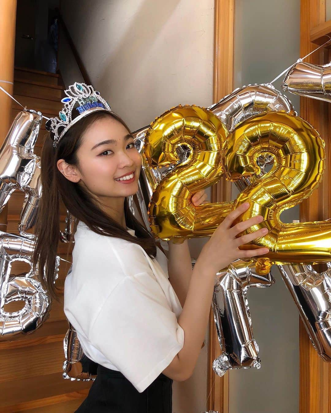 原花奈妃さんのインスタグラム写真 - (原花奈妃Instagram)「22歳になりました🎂！ お祝いのメッセージありがとう❤︎ 今年1年間も、更に沢山の人に知って頂けるように頑張ります！ 感謝と、ひたむきな努力を忘れずに走る1年にしたいです🌼 いつも応援、いいね、コメント、DMなどありがとうございます❤︎ これからもよろしくお願いします〜〜！ #mybirthday  #22歳 #hbd」8月24日 23時26分 - hanaki__h