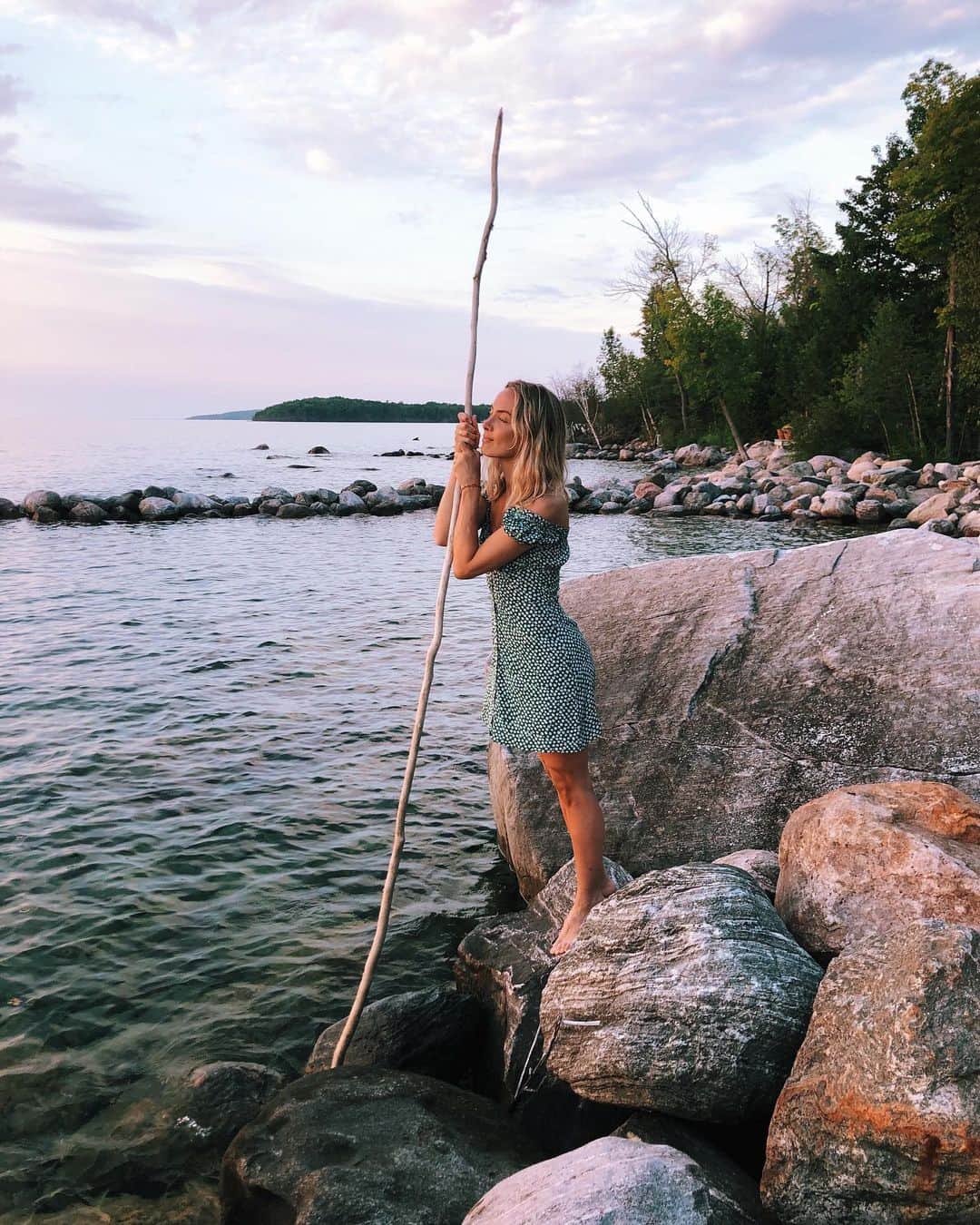 レイチェル・スカーステンのインスタグラム：「Due North」