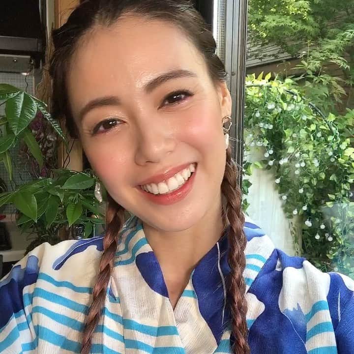 のインスタグラム：「♡ 朝活！ ・ ・ 日中はひたすらdesk work！ ・ その前に一仕事👘 プライベートの仕事だって 合間にやってやる💪🏻💪🏻 ・ ・ 大好き❤ ・ ・ ・ #1日1大好き #優美 #ゆうみ #me #昭和感 #大好き #ダイスキ #daisuki #love #❤️ #浴衣」