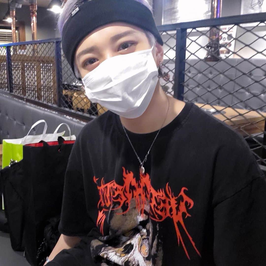 IN2ITさんのインスタグラム写真 - (IN2ITInstagram)「ㅤㅤㅤㅤ ㅤㅤㅤ  ㅤㅤㅤ Long time no see Instagram😃👋🏻ㅤㅤ  ㅤㅤㅤㅤㅤㅤ  #인투잇 #IN2IT  #인호  #HwangInho  #INHO  #ENO  ㅤㅤㅤㅤㅤㅤ #longtimenosee」8月25日 0時10分 - official_in2it