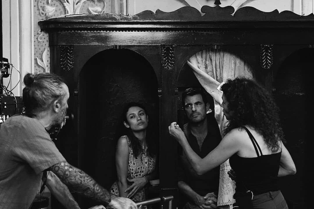 オルガ・キュリレンコさんのインスタグラム写真 - (オルガ・キュリレンコInstagram)「Behind the scenes of THE BAY OF SILENCE. Director Paula van Der Oest and Director of Photography Guido van Gennep discuss an upcoming scene with myself and Claes Bang on location in Sestri Levante, Italy. 📸 by @josephseresin  _______________________________________________________ #TheBayOfSilence #TheBayOfSilenceFilm #Thriller #ClaesBang #BrianCox @thebayofsilencefilm @coxusa @claesbang @biutanaseva_twins_tagram @carogoodall #BehindTheScenes #OnSet」8月25日 0時56分 - olgakurylenkoofficial