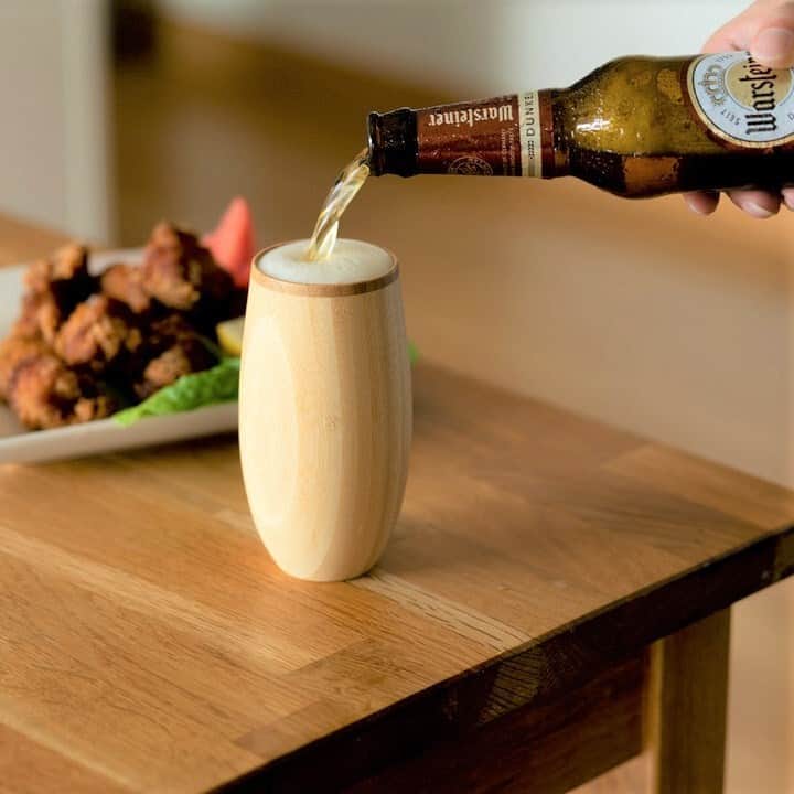 Otto Japan(オットージャパン) さんのインスタグラム写真 - (Otto Japan(オットージャパン) Instagram)「天然竹の割れないグラス。一日を締めくくる特別な時間に - - - - - - - - - - - - - - - - お酒を飲んで一息つくときは、 どんなグラスにお酒を注いでいますか？  美しい曲線の見た目や優しい手触りの RIVERET(リヴェレット)のグラスは、 何気ない時間を少し特別なものに変えてくれるんです。  孟宗竹を一つ一つ丁寧に加工して作られたグラスは、 滑らかな手触りで、優しい口当たりに仕上げられています。  また、竹は熱伝導率が低いのも特徴。 だから、中に入れた飲み物の冷たさを保ってくれるんですよ。  コロンと丸い形に仕上げられたグラスたちは、 可愛い見た目と機能性に優れたデザイン。 開口部がすぼまった形だから、ワインやビールの香りを逃がしにくく、 ゆっくりとお酒の時間を楽しめますよ。  ブランデーやウイスキーにぴったりなロッキングベッセル、 すっと伸びたステムが美しい、ワイン用のブルゴーニュ、 きめ細かい泡立ちを楽しめるビアマグなど、種類も豊富。  飲みたいお酒によってグラスを選べるのもうれしいですね。  天然竹でできたグラスで、素敵な時間を過ごしてみませんか？ - - - - - - - - - - - - - - - - ◆もっと商品について知りたい方は写真をタップ！  ================= マイモットーの商品が気になった方は「#私のマイモットー」で教えてください。 素敵な投稿は @my.motto.jp で紹介させていただきます。 ================= #riveret #リヴェレット #竹 #天然素材 #木の食器 #木の器 #木のうつわ #うつわ #ビール #ビアマグ #ワイン #ワイングラス #タンブラー #グラス #おうち時間 #おうちバル #暮らしを楽しむ #日々の暮らしを楽しむ #丁寧なくらし #暮らしの道具 #シンプルライフ #マイモットー #mymotto」8月25日 12時00分 - my.motto.jp