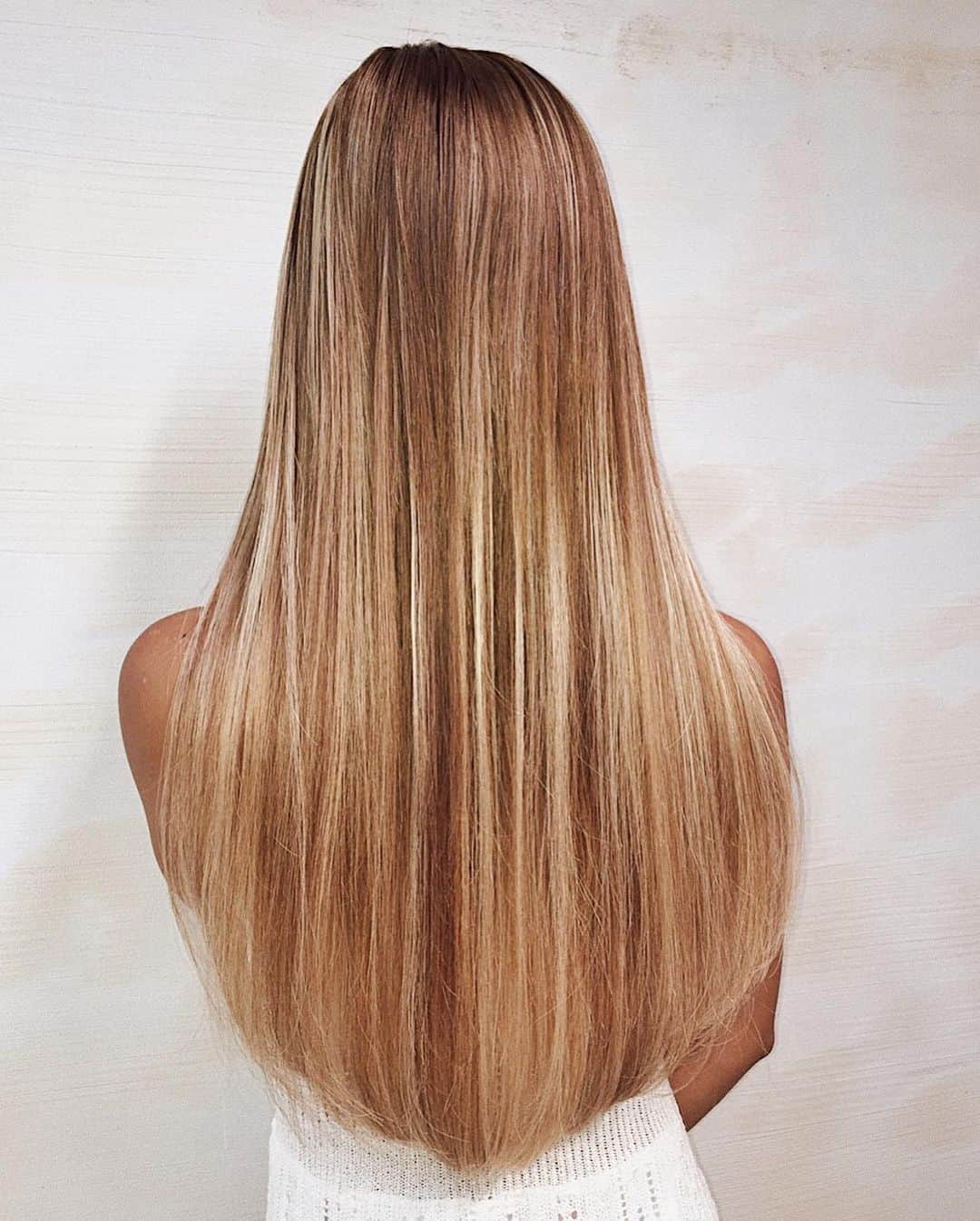 小田愛実（まぁみ）さんのインスタグラム写真 - (小田愛実（まぁみ）Instagram)「New Hair👩🏼🍂🐿﻿ ﻿ 今回もハイトーンにしました💫﻿ ﻿ ハイライト多めで巻いてもストレートでも﻿ とっても可愛い髪の毛にしてもらったよ🥰🌈﻿ ﻿ もちろんANKHでやってもらってきた！﻿ いつもありがとうございます🤎🤎🤎🤎﻿ ﻿ #Newhair #ANKH #ギャル #egg #いいね」8月25日 12時05分 - maaaami79