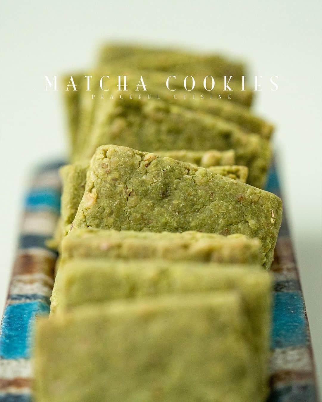 高嶋綾也のインスタグラム：「Matcha Cookies video is now up on my YouTube channel :) Super easy nobody can fail 😎  #matcha #cookies」