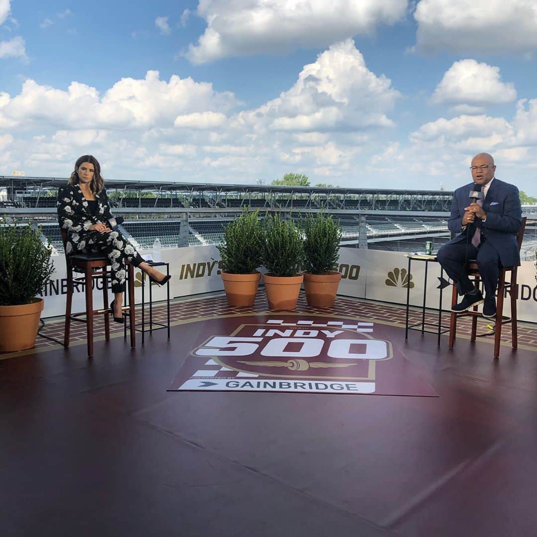 ダニカ・パトリックさんのインスタグラム写真 - (ダニカ・パトリックInstagram)「It feels so special to be a part of the Indy 500. The day felt odd until the planes and songs started. Then I was transported deep into my heart, to a place of such appreciation and gratitude. I sent my parents a thank you for getting me to where I am today before the race started..... I don’t take my opportunities or parents or accomplishments or the pivotal people along the way for granted.  • We rarely accomplish great things alone. At a minimum someone needs to bear witness to it even happening to call it great. I have had so many people help me and another one was Bobby Rahal. He took that crazy chance on a little midwestern girl, while people asked him what he was thinking. So yesterday was extra special to see him in victory lane. Thanks indycar fam for a really great week with you. “Back home again in Indiana” is how it felt.」8月25日 11時05分 - danicapatrick
