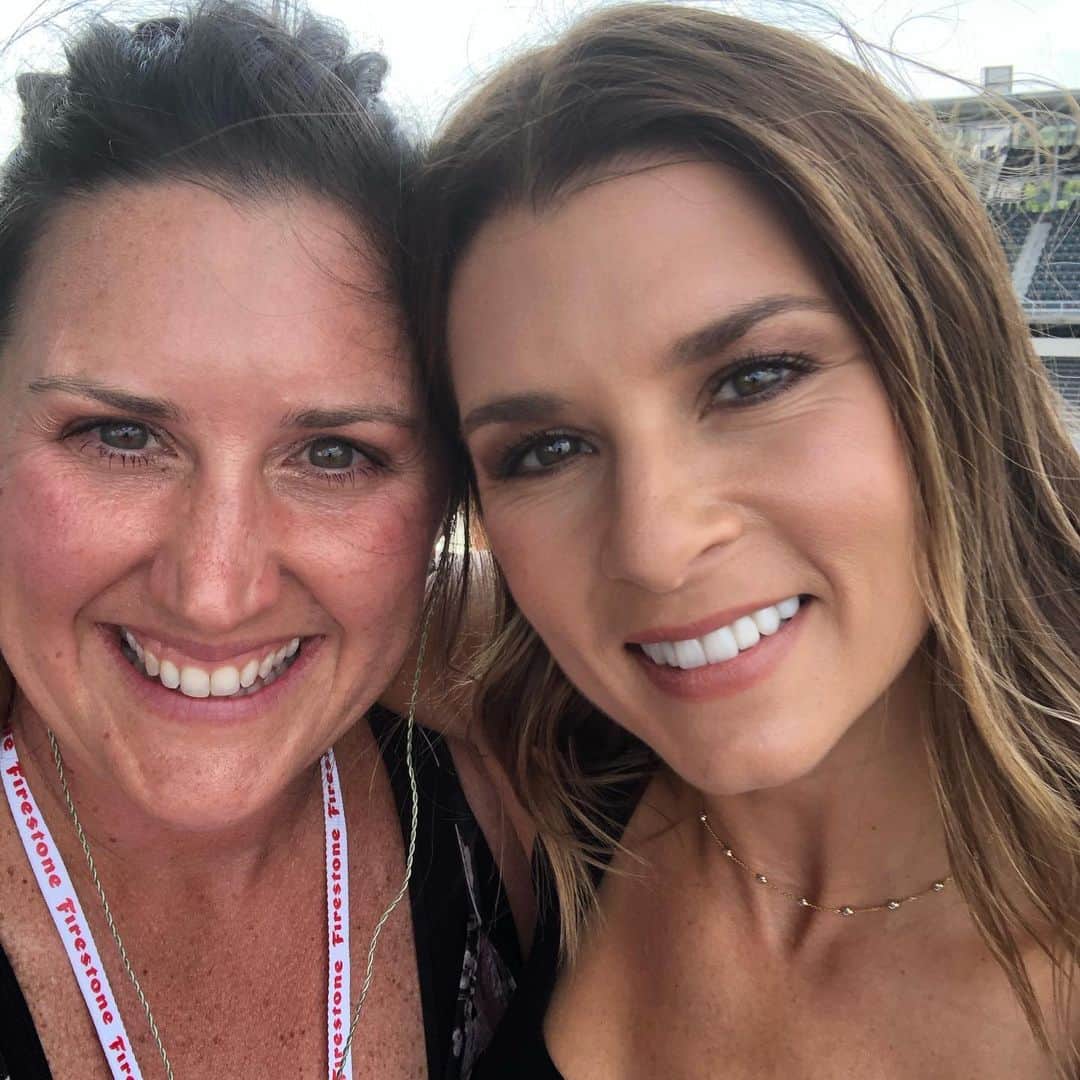 ダニカ・パトリックさんのインスタグラム写真 - (ダニカ・パトリックInstagram)「It feels so special to be a part of the Indy 500. The day felt odd until the planes and songs started. Then I was transported deep into my heart, to a place of such appreciation and gratitude. I sent my parents a thank you for getting me to where I am today before the race started..... I don’t take my opportunities or parents or accomplishments or the pivotal people along the way for granted.  • We rarely accomplish great things alone. At a minimum someone needs to bear witness to it even happening to call it great. I have had so many people help me and another one was Bobby Rahal. He took that crazy chance on a little midwestern girl, while people asked him what he was thinking. So yesterday was extra special to see him in victory lane. Thanks indycar fam for a really great week with you. “Back home again in Indiana” is how it felt.」8月25日 11時05分 - danicapatrick