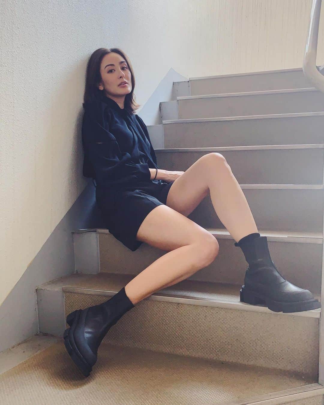 オードリー亜谷香のインスタグラム：「Fulfilling my Trinity from The Matrix dreams with these boots. You can never have enough pairs of black boots. These are gonna be a repeat in my closet for fall🖤 明日から阪急うめだ本店で期間限定のポップアップストアがオープンするみたい！このブーツがちょータイプ！@bothparis  #bothparis」