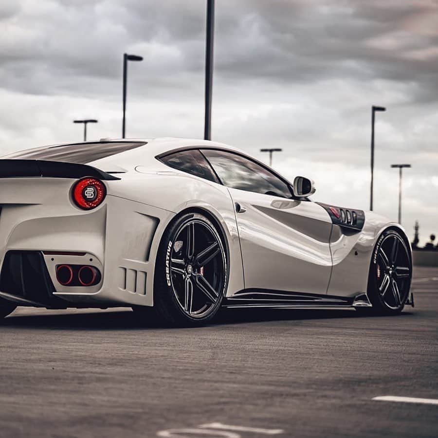 CarsWithoutLimitsさんのインスタグラム写真 - (CarsWithoutLimitsInstagram)「Ferrari F12 W/ @svr.usa Bodykit  Built by @cb_autosalon • For sale by @creativebespoke  #carswithoutlimits #ferrari #f12」8月25日 11時48分 - carswithoutlimits