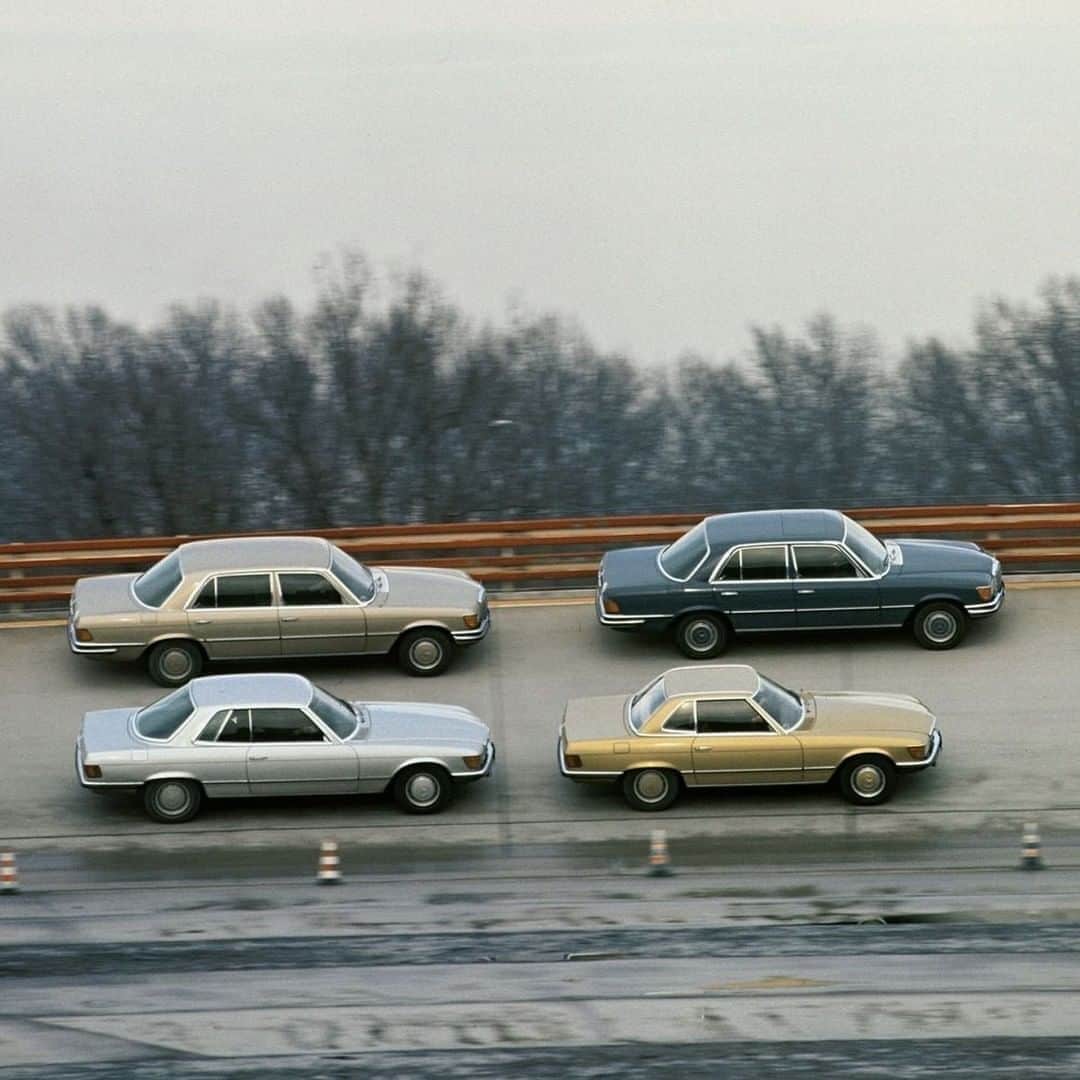 メルセデス・ベンツさんのインスタグラム写真 - (メルセデス・ベンツInstagram)「In Germany, we say "milled from the solid" when we talk about the massive S-Class from the 116 series. A masterpiece of technology and comfort which was produced from 1972 to 1980. It’s in good company here! via @mercedesbenzmuseum  #MBclassic #W116 #MercedesBenz #mercedesbenzclassic #ClassicCar #Car #Carsofinstagram #InstaCar #DreamCar #MBCar #Classic #daimler #photography #backinthedays #thebestornothing」8月25日 3時00分 - mercedesbenz