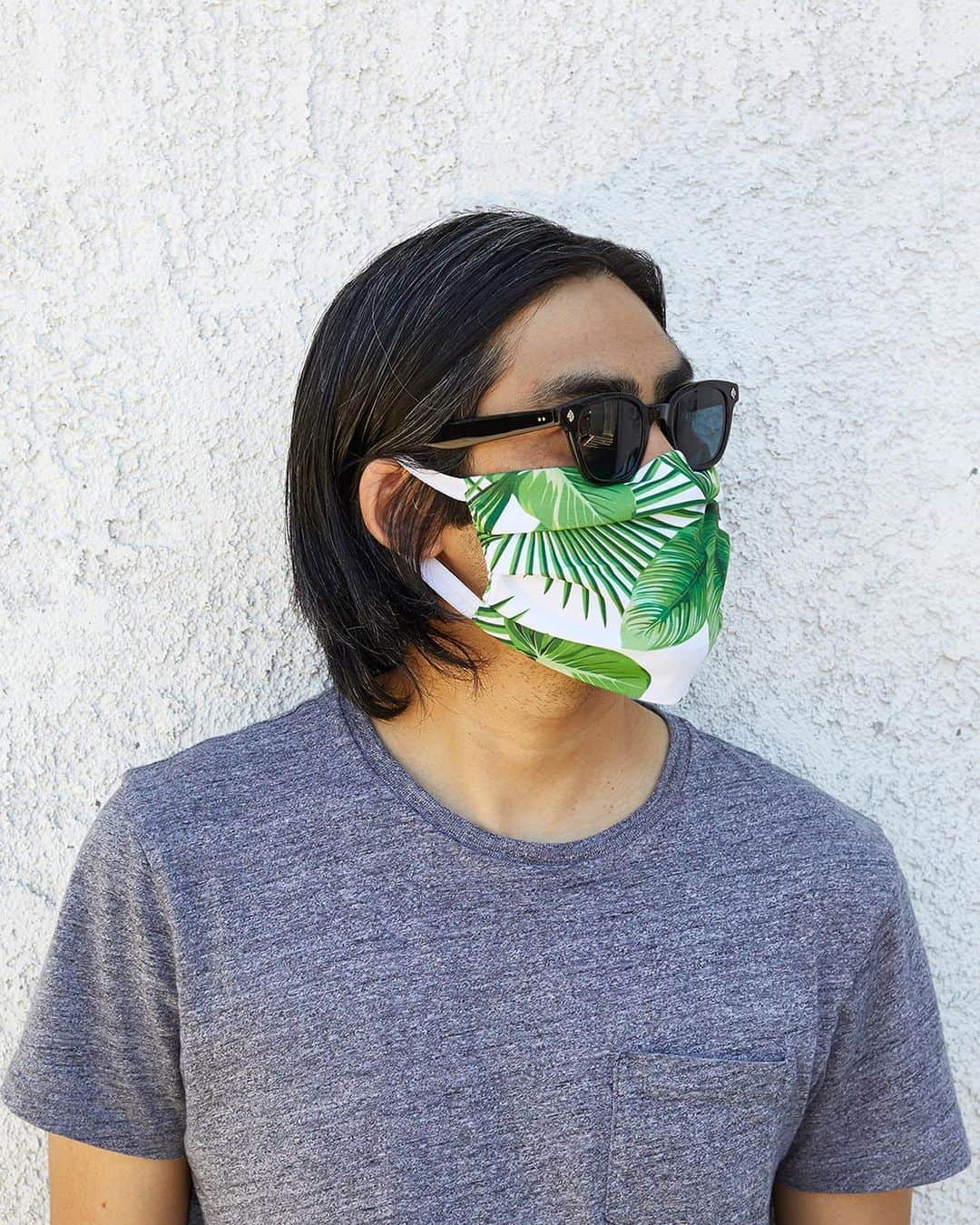 ジーエルシーオーのインスタグラム：「Check out Team GLCO in our fresh palm-print masks—great for coffee runs, dog walks, bike rides, and taco trucks.」