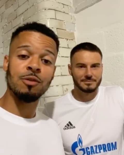 F2Freestylersのインスタグラム：「As part of the #GazpromFootballExperience we asked UEFA Champions League winner and Liverpool legend @luchogarcia14 for his favourite UEFA champions league moment! Watch to hear about our favourite moments for @gazpromfootball 🔥⚽️ #ad」