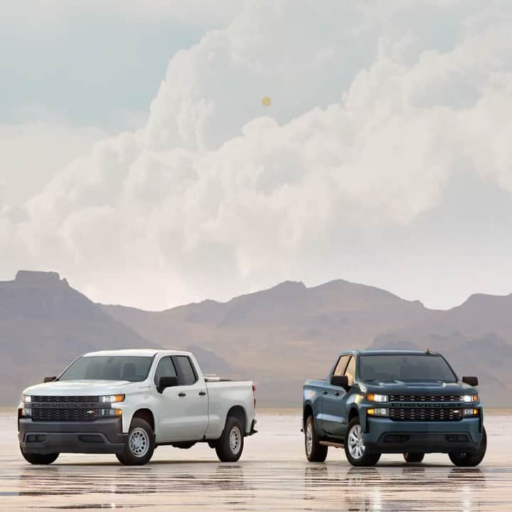 シボレーのインスタグラム：「One truck. Eight trims. Infinite adventures. #Chevy #Silverado」