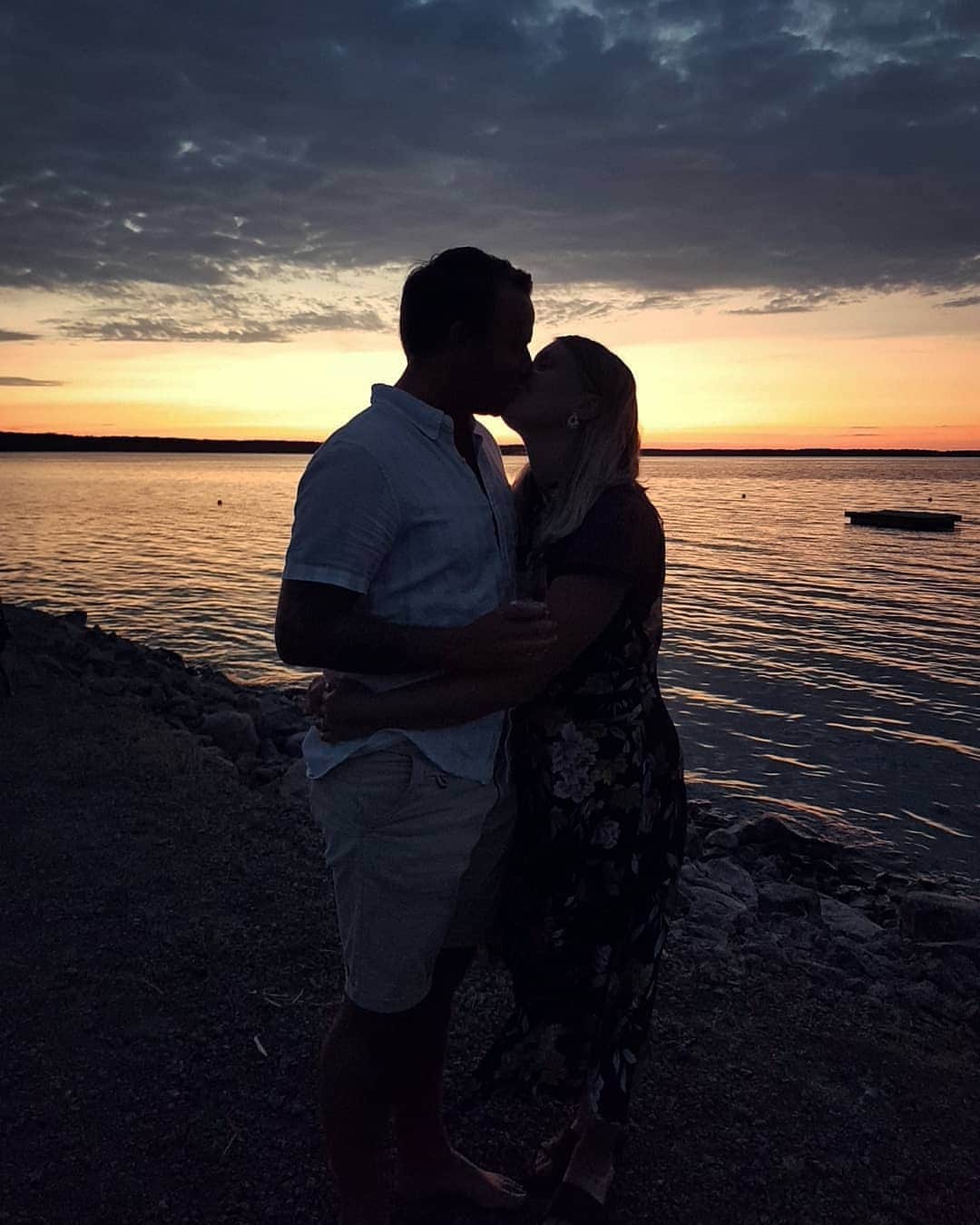 ヨシ・ヘルゲソンのインスタグラム：「En fantastisk sommar, men detta var helt klart det bästa ❤️  06-06-20💍❤️」