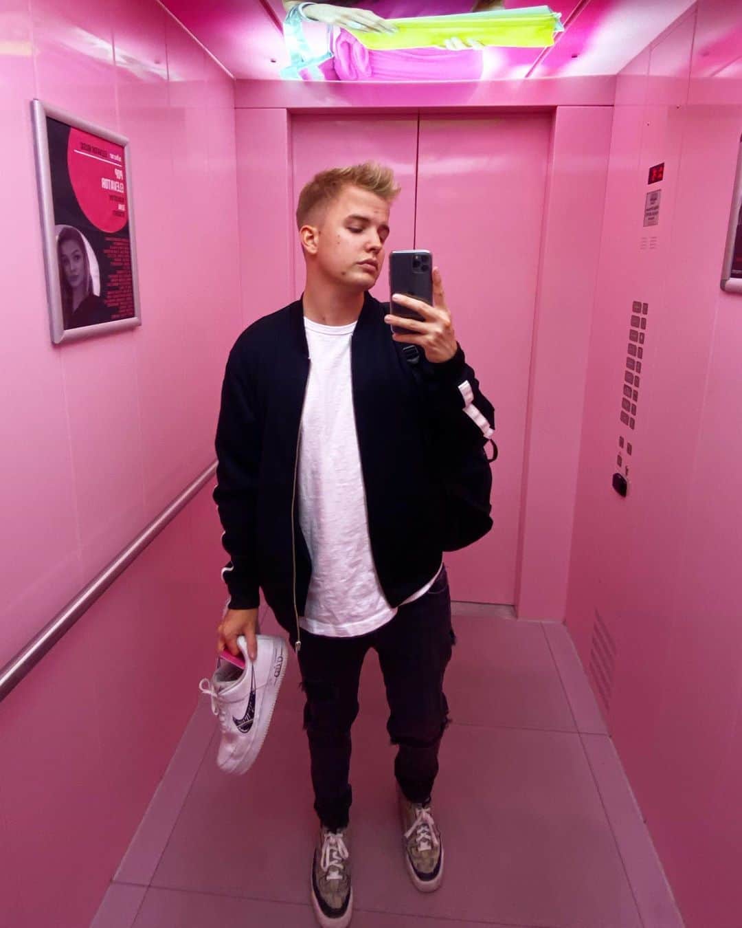 Kayefのインスタグラム：「Berlin for a week 🤟🏻🎹🎥🎤」