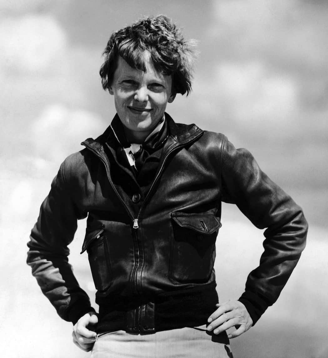 lifeさんのインスタグラム写真 - (lifeInstagram)「Amelia Earhart became the first woman to fly solo across the U.S. when she piloted her Lockheed Vega B5 nonstop from Los Angeles to Newark on this day in 1932. LIFE mourned this "gallant flier" after her disappearance in 1937. (📷Pictures Inc./LIFE Picture Collection) #stemwomen #ameliaearhart #1930s #bomberjacket #womanpilot」8月25日 4時46分 - life