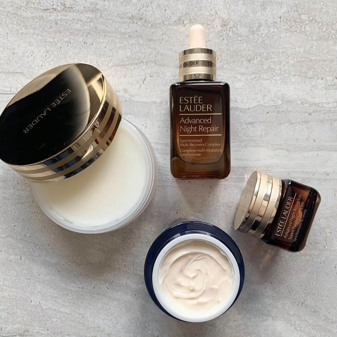 のインスタグラム：「⏱ When you're short on time, keep your #skincareroutine simple yet effective with these ultra-nourishing #EsteeEssentials:   💛 Cleanse: Advanced Night Micro Cleansing Balm 💛 Repair: NEW #AdvancedNightRepair Face Serum  💛 Brighten Eyes: Advanced Night Repair Eye Supercharged Complex  💛 Moisturize: Supreme+ Night Restorative Creme   #regram: #EsteeTeam @lipgloss_and_sarcasm」