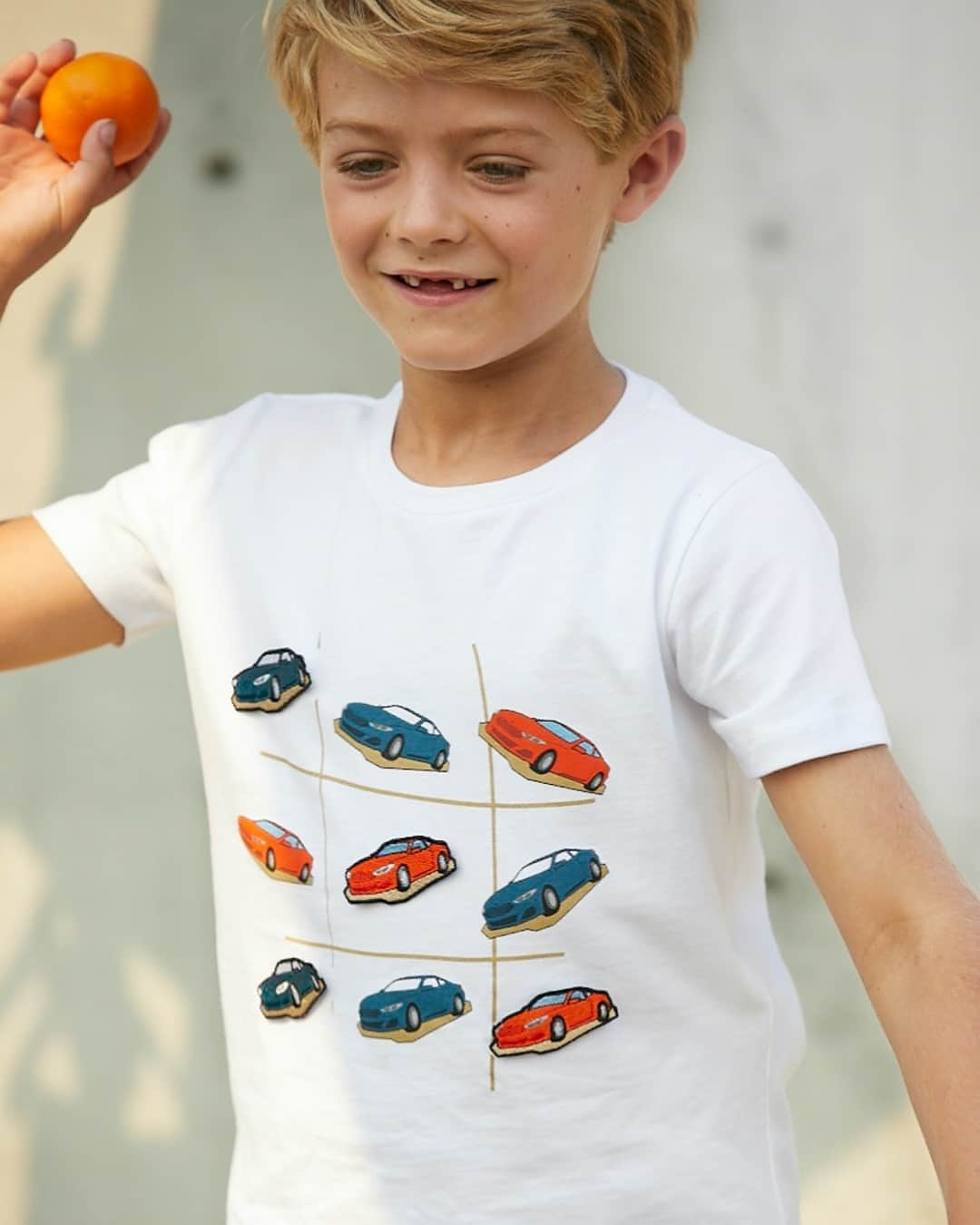 BMWのインスタグラム：「Joy is a cornerstone of style. The BMW T-Shirt Tic Tac Toe Kids. #MyBMWLifestyle #BMWKids #tshirt #cleardesign #logoprint」