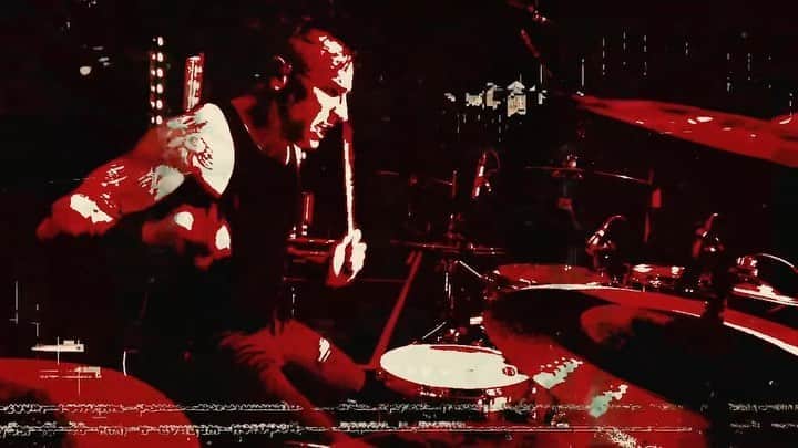 Stone Sourのインスタグラム：「2 years ago today we premiered the live video for “Knievel Has Landed”, off our #Hydrograd record. Check out the video, which features performance footage from the road! Swipe up in our story to watch now.」