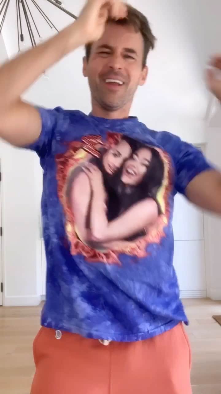 ブラッド・ゴレスキーのインスタグラム：「That feeling when the @ladygaga x @arianagrande merch you ordered two months ago finally arrives #rainonme」