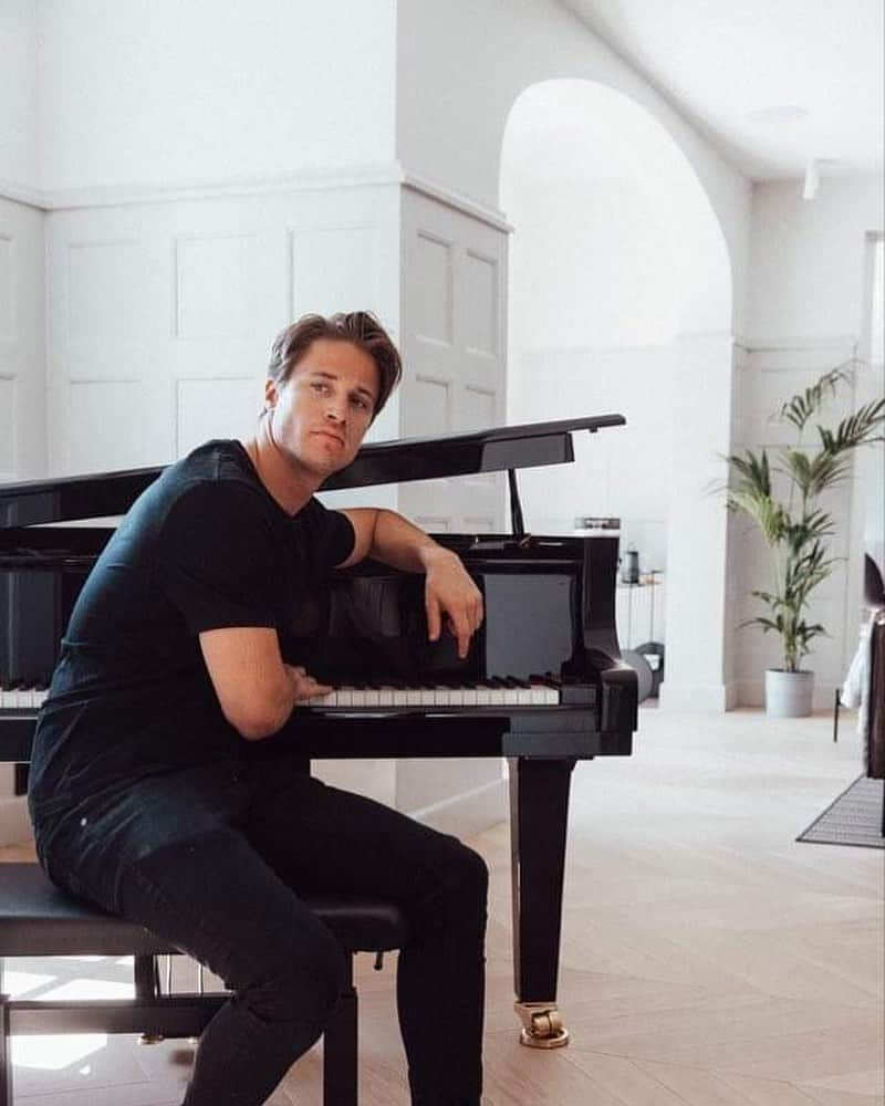 KYGOさんのインスタグラム写真 - (KYGOInstagram)「Piano jam 4?」8月25日 5時31分 - kygomusic