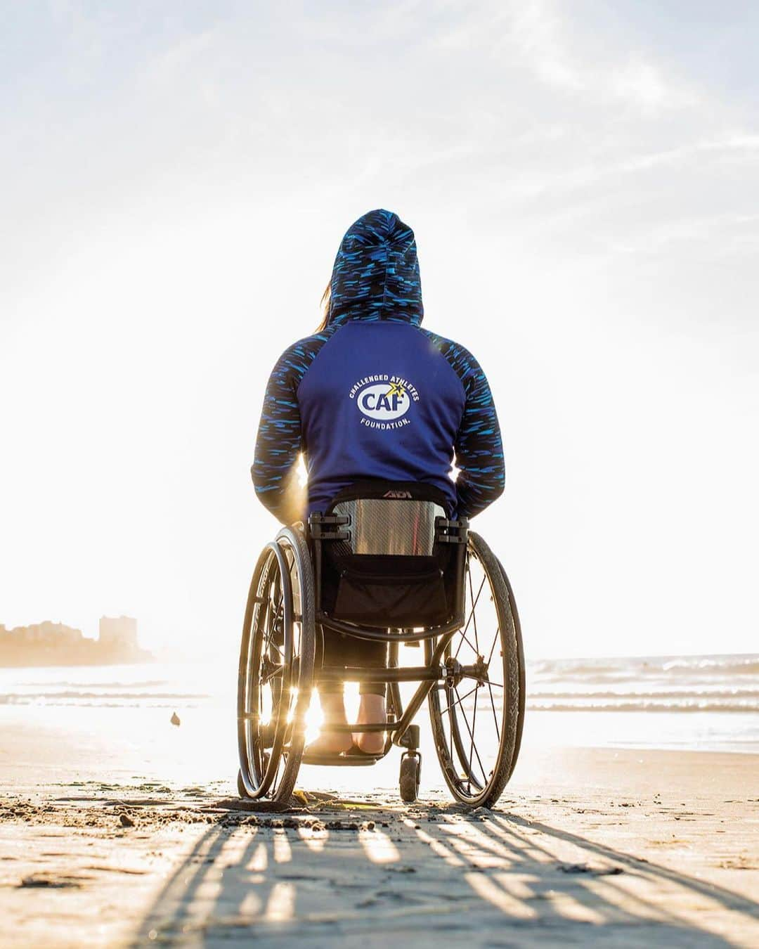 アラナ・ニコルズさんのインスタグラム写真 - (アラナ・ニコルズInstagram)「My Paralympic dreams became a reality when I received my first @cafoundation grant for a basketball wheelchair back in 2003. . . With a custom piece of adaptive equipment I was able to train (in 4 sports) with the best to become the best in the world (at two of them 🤣) and because of the #challenegedathletesfoundation athletes with disabilities all over the world can realize their dreams of Paralympic competition and live their best, most active lives just like me. . . Well I’m humbled to say that today #teamCAF is once again making my dreams come true by partnering with @toyotausa to surprise me with a NEW HANDCYCLE!!! . I’m so excited to find freedom and fitness and also be able to take my son Gunnar on rides too! Also, as soon as I get my handcycle I hope to contribute to their awesome fundraiser #cafcommunitychallenge : 1 million miles= 1 million dollars for 1 million athletes!!!  . .  It’s year out to #tokyo202one and I plan to be there... listen to my interview with CAF X #teamtoyota to learn more!!! *link in bio  #startyourimpossible 📸: @damiennobleandrews」8月25日 6時07分 - alanathejane