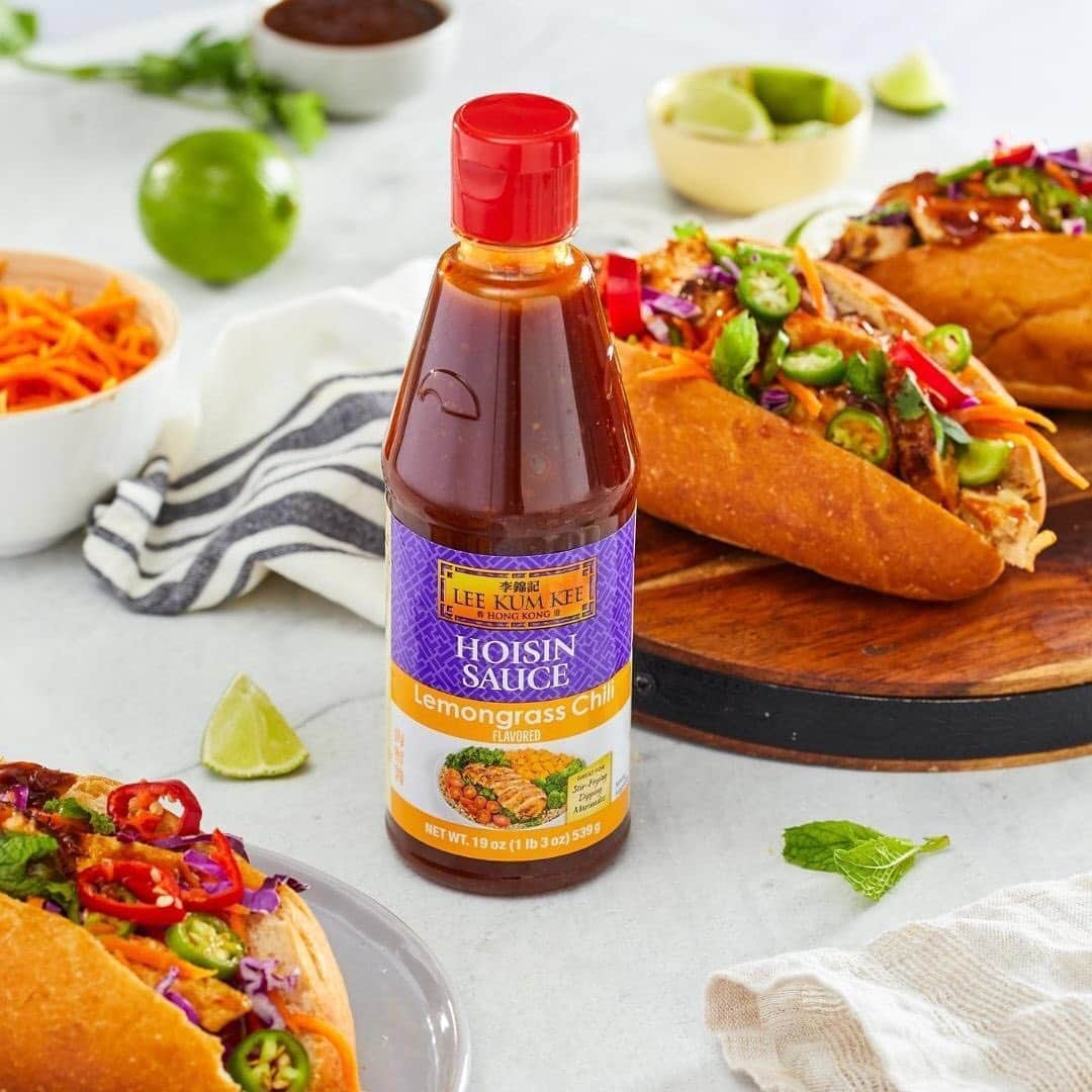 Lee Kum Kee USA（李錦記）さんのインスタグラム写真 - (Lee Kum Kee USA（李錦記）Instagram)「Add to your cooking repertoire and give Lemongrass Chicken Banh Mi a try!」8月25日 7時12分 - leekumkeeusa