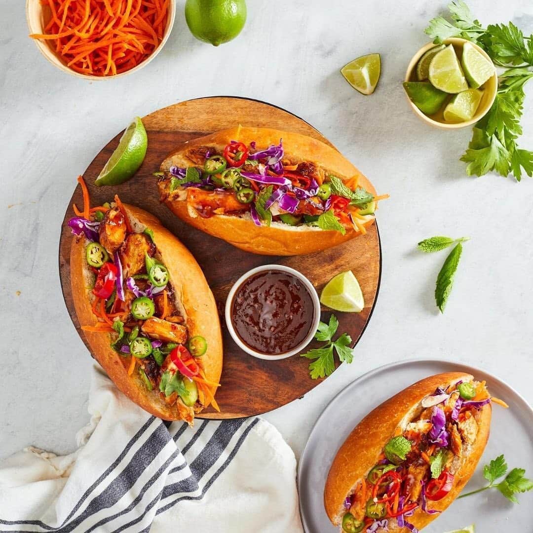 Lee Kum Kee USA（李錦記）さんのインスタグラム写真 - (Lee Kum Kee USA（李錦記）Instagram)「Add to your cooking repertoire and give Lemongrass Chicken Banh Mi a try!」8月25日 7時12分 - leekumkeeusa