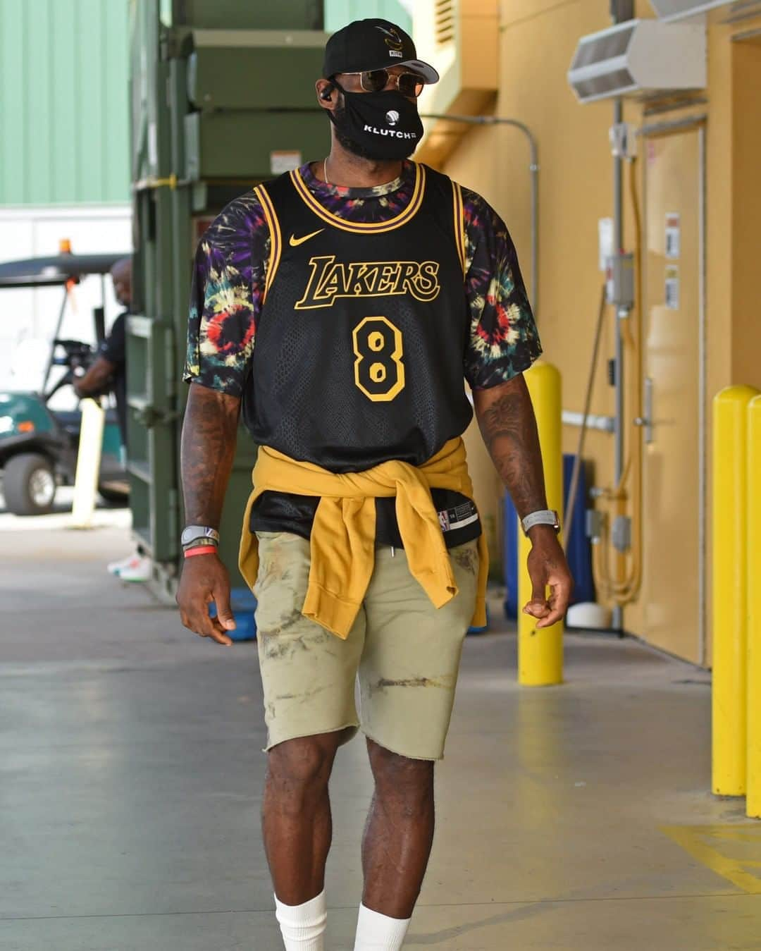 GQさんのインスタグラム写真 - (GQInstagram)「LeBron pays his respects on Mamba Day #BigFitoftheDay」8月25日 7時35分 - gq