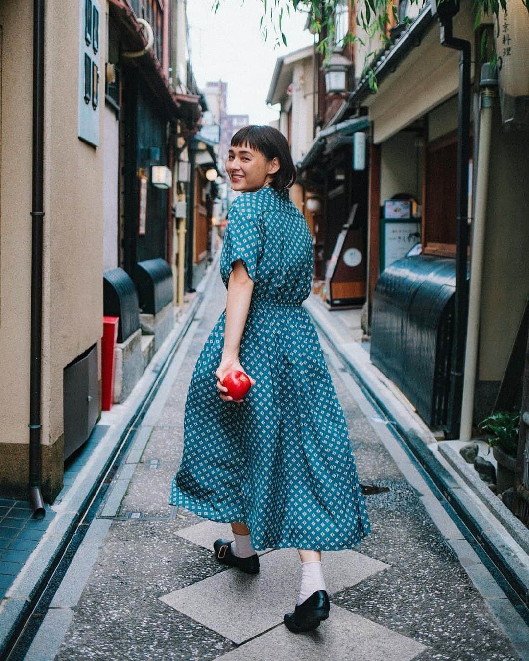 hiderin777のインスタグラム：「morning 🌿 . . 色褪せない街　Kyoto ⛩ . コロナが収束したら早く海外に旅行したい。 . .」